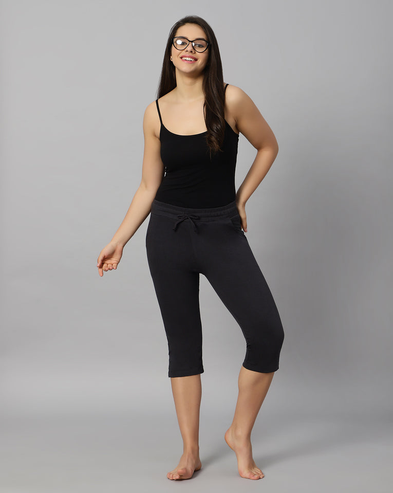 BlueNixie Women 3/4th Cotton Plain Capri