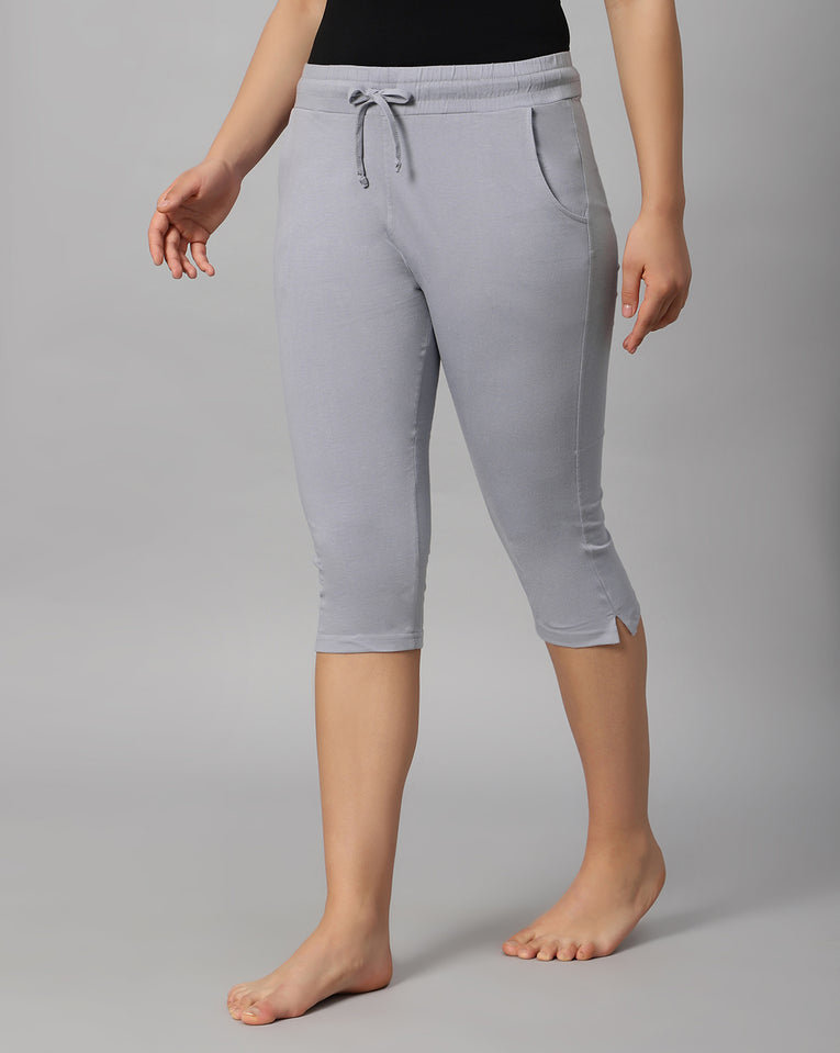 BlueNixie Women 3/4th Cotton Plain Capri