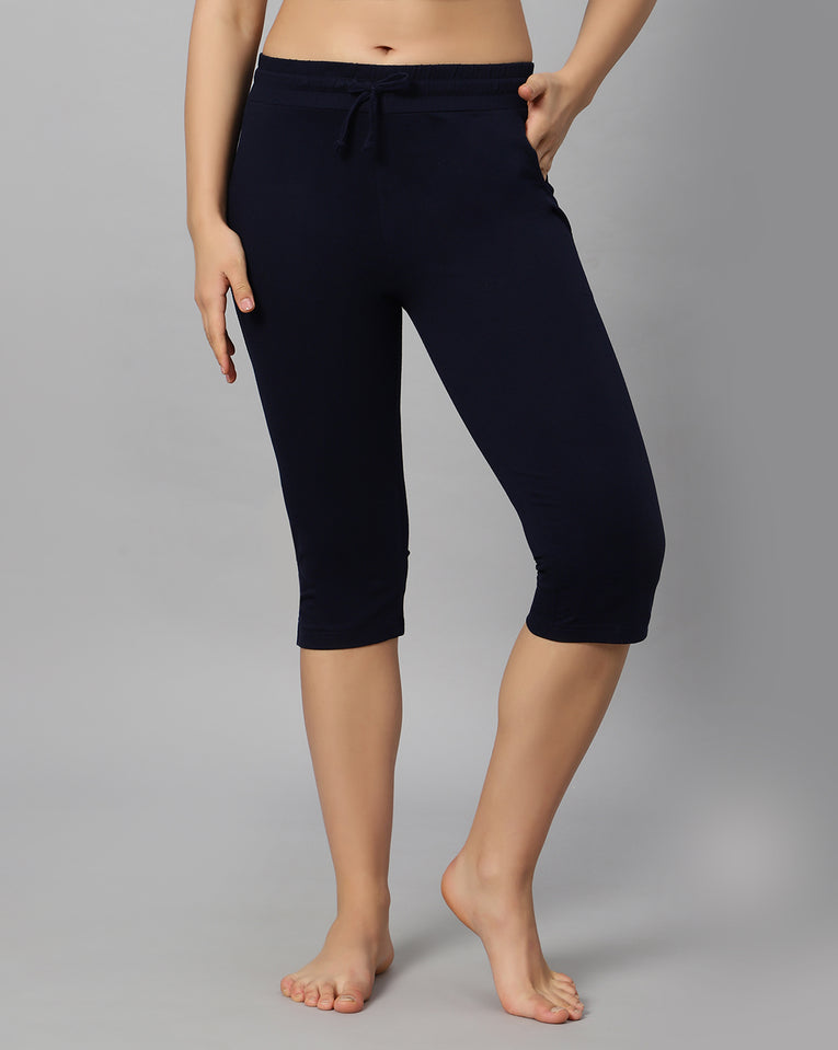 BlueNixie Women 3/4th Cotton Plain Capri