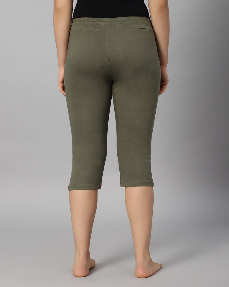 BlueNixie Women 3/4th Cotton Plain Capri