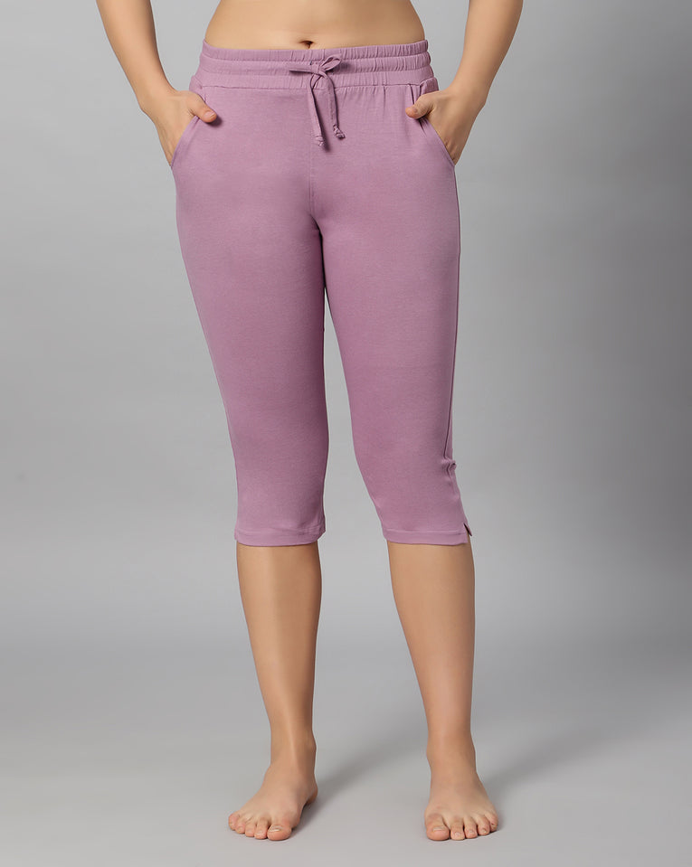 BlueNixie Women 3/4th Cotton Plain Capri