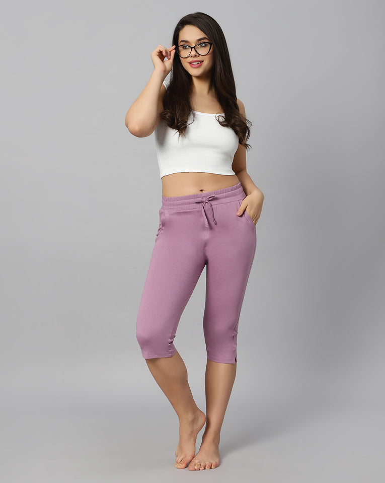 BlueNixie Women 3/4th Cotton Plain Capri