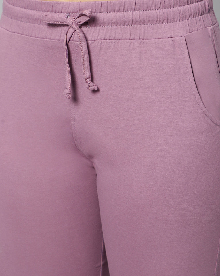 BlueNixie Women 3/4th Cotton Plain Capri